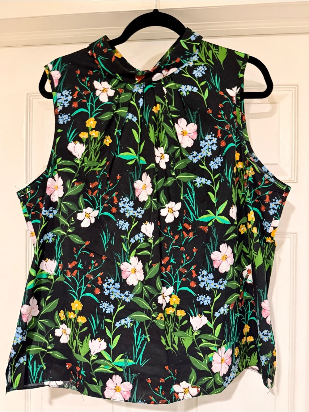 Dorothy Perkins Black Floral Mock Neck Sleeveless Top